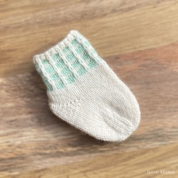 Villased sokid beebile 9 cm